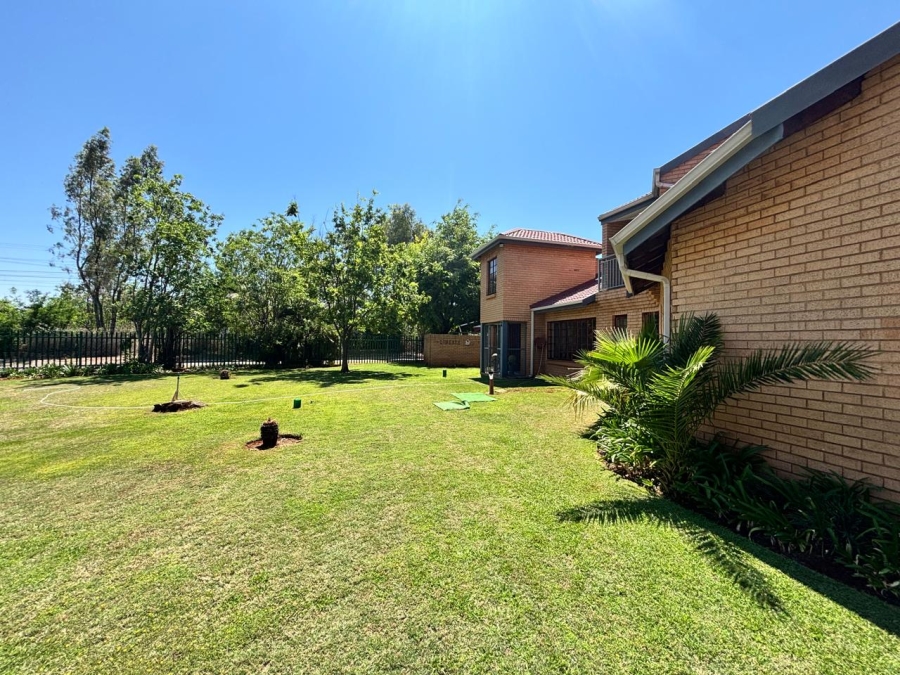 3 Bedroom Property for Sale in Mooivallei Park North West